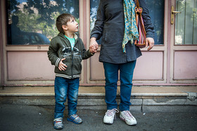 به نگاه مادر سوگند